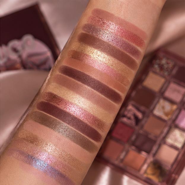 18 Color Eyeshadow Palette